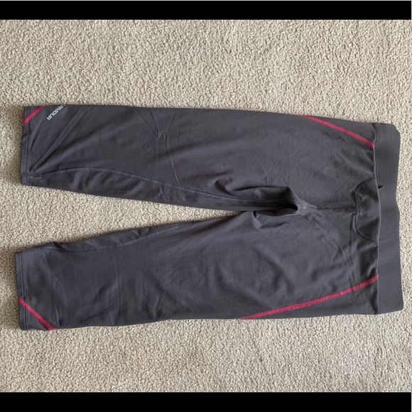 Under Armour Capri Workout Pants - Picture 6 of 8